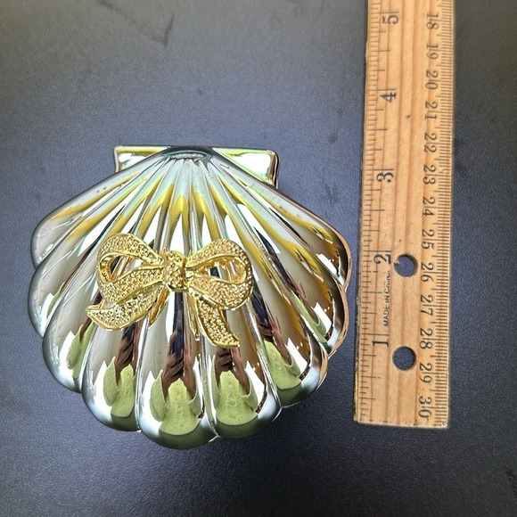 Vtg International Silver Company Small Shell Trinket Jewelry Box with Gold Bow - Picture 6 of 13